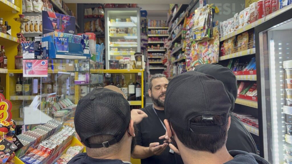 "YES! STORES"