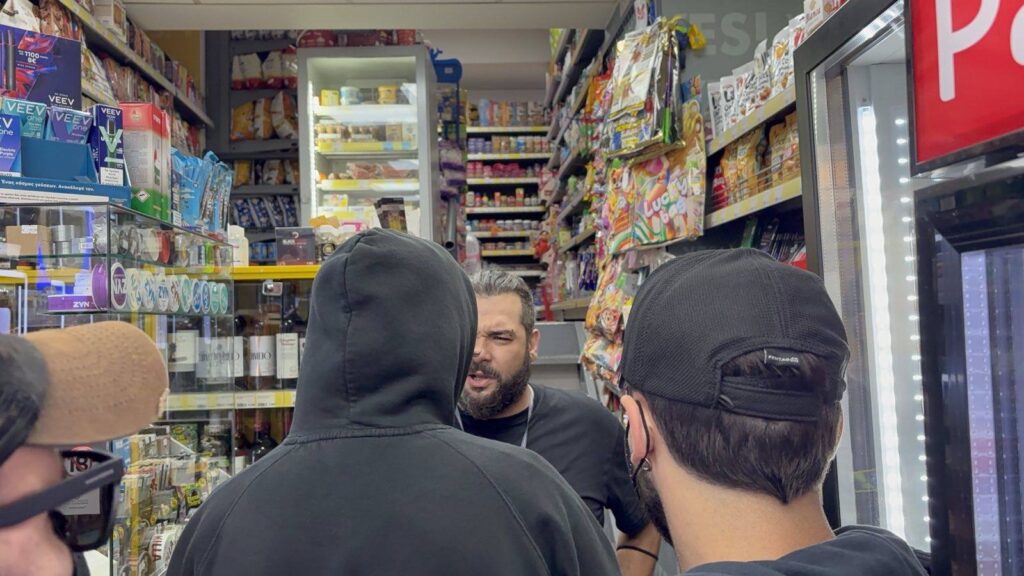 "YES! STORES"